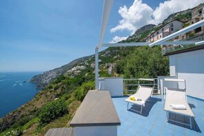 صورة غير مصنفة، 3 من 30، زرّ