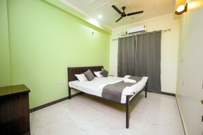 4 chambres, fer et planche à repasser, Wi-Fi, draps fournis