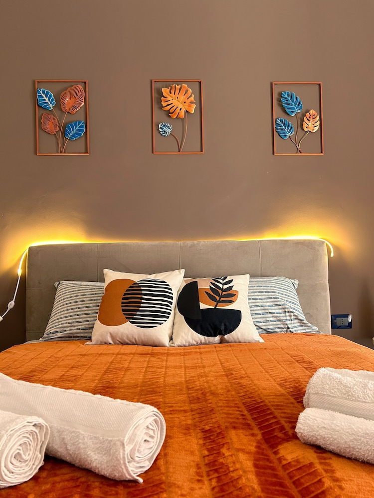 woody-room-in-pura-vida-apartment-catania-stayz