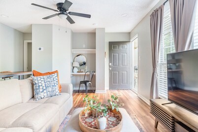 4 Bed, 2 Bath, Dog Friendly, Well Equipped Kitchen, Easy 1 Mile to Jordan-Hare, Ample Parking, Pool