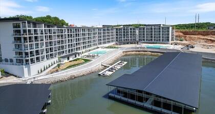 New Topsider Condo With Boat Slip