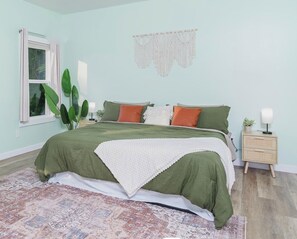 3 Schlafzimmer, Schreibtisch, Bügeleisen/Bügelbrett, Reisekinderbett