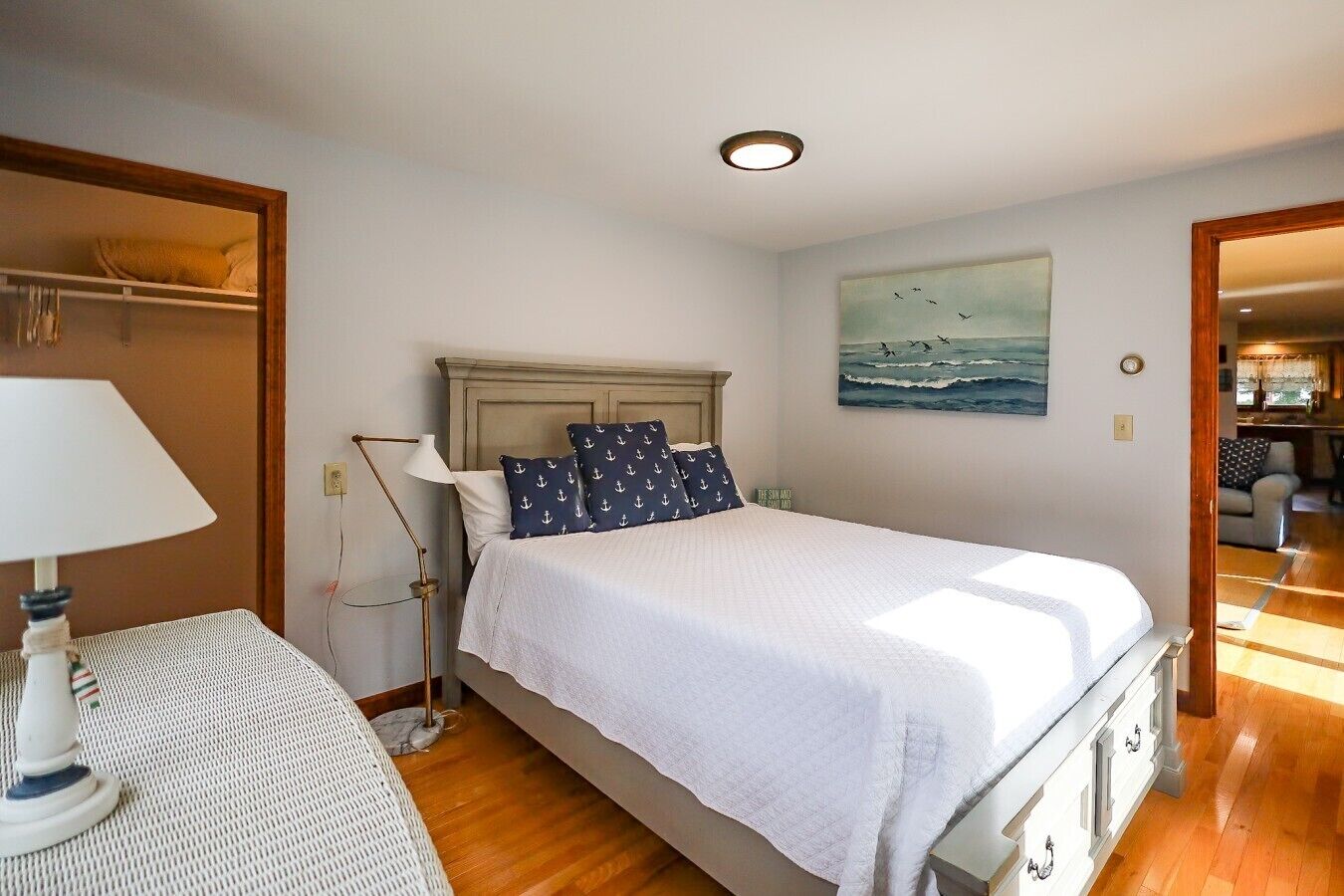 3 bedrooms, desk, iron/ironing board, travel crib