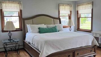 3 camere, una scrivania, ferro/asse da stiro, culla da viaggio