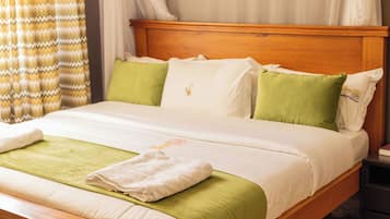 Executive-Doppelzimmer | Badezimmer | Hydromassagedusche, Designer-Toilettenartikel, Haartrockner, Bademäntel