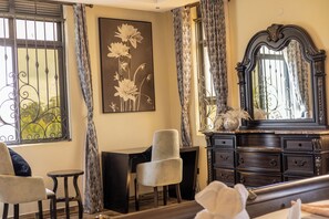 Superior Suite | Egyptian cotton sheets, premium bedding, down duvets, minibar - Sun City Amuzement Park Hotel Soroti (Soroti)