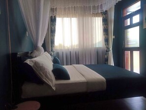 Egyptian cotton sheets, premium bedding, down duvets, minibar - Sun City Amuzement Park Hotel Soroti (Soroti)