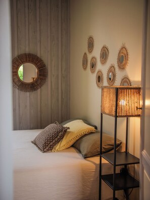 5 bedrooms, iron/ironing board, WiFi, bed sheets - Villa Echynops, behind the dunes (Lacanau)