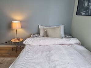 1 bedroom, desk, iron/ironing board, WiFi
