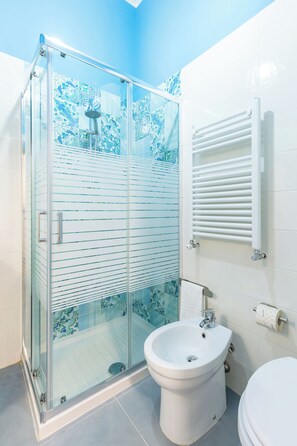 Apartment | Bathroom | Bidet - Casa Mavi al Museo Archeologico  (Naples)