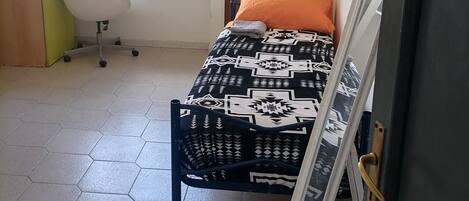 2 多间卧室、熨斗/熨衣板、床单