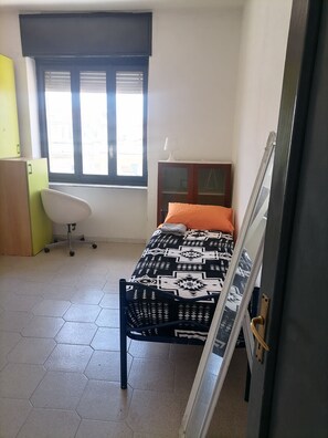 2 Schlafzimmer, Bügeleisen/Bügelbrett, Bettwäsche