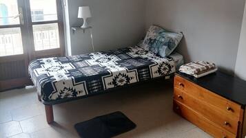 2 chambres, fer et planche Ă  repasser, draps fournis