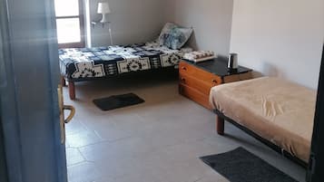 2 chambres, fer et planche Ă  repasser, draps fournis