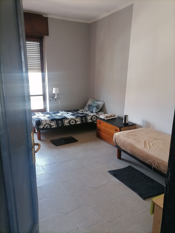 2 Schlafzimmer, Bügeleisen/Bügelbrett, Bettwäsche