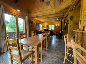 Dining - Spacious chalet with WIFI, pets allowed, private garage (Abondance)