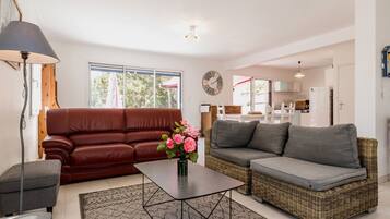 Televisie en een tafeltennistafel