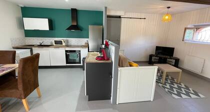 Charming Cottage in Beaulieu-sur-Loire: Ideal Family/Friends Getaway, Near Historic Sites and Vineyards