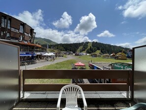 Property grounds - Cozy Studio with Terrace, Ski Locker, and Easy Access to Slopes and Shops (Le Lioran)