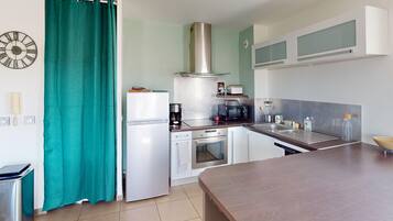 Fridge, oven, dishwasher