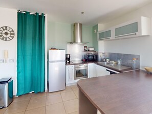 Fridge, oven, dishwasher