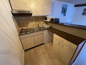 Kühlschrank, Mikrowelle, Ofen