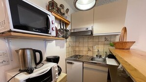 Kjøleskap, mikrobølgeovn og ovn