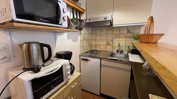 Fridge, microwave, oven