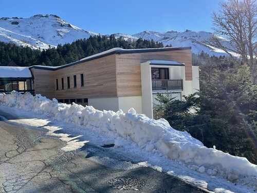 Cosy Studio with Balcony, Direct Slope Access, Ski Locker & Parking