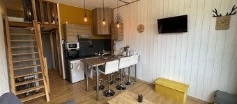 Cozy Studio, Ideal for 4, Renovated, Ski-in/Ski-out, WiFi, Pet-Friendly, Non-Smoking