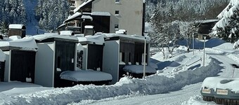 Cozy Studio 5 Guests, Balcony, WiFi, Pet-Friendly, Near Shops & Ski Slopes
