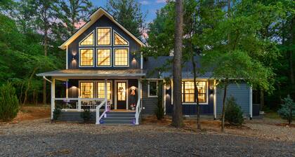 Pickleball, Pool, Splash Fountain ,Clubhouse , Walking Trails , Basketball