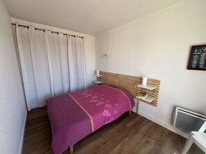 2 bedrooms - T2 with AC, balcony with sea view, 250m from the beach (Valras-Plage)