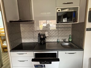 Kühlschrank, Geschirrspüler