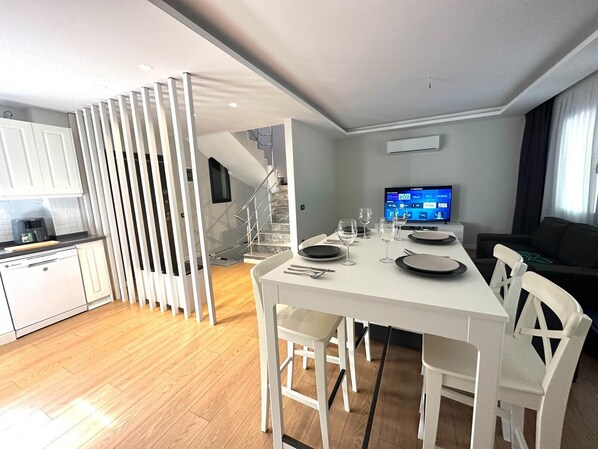 Comfort Villa, Non Smoking | Living area