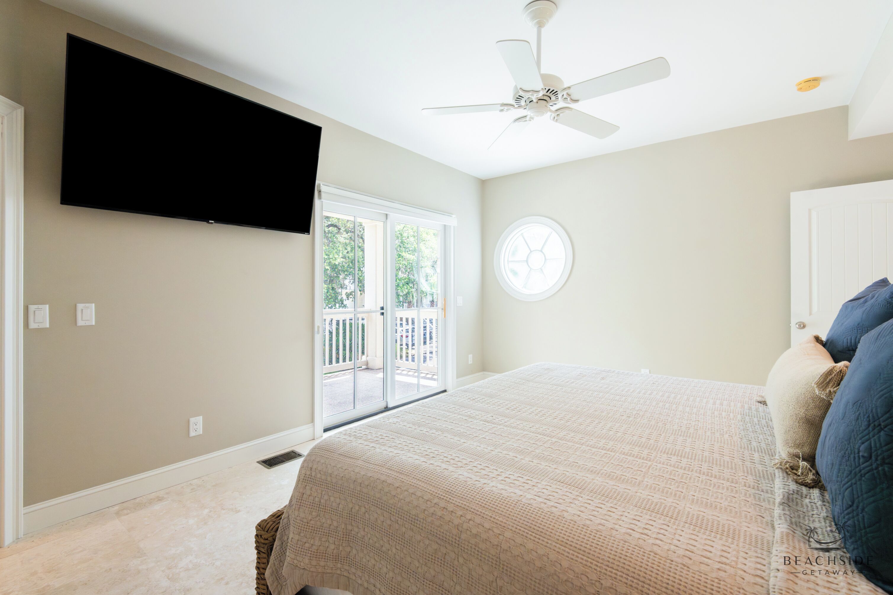 6 chambres, bureau, fer et planche à repasser, accès au Wi-Fi (inclus)