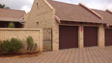 House, 2 Bedrooms, Balcony, Garden View | Front of property
