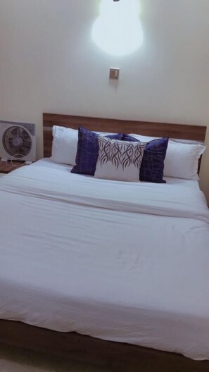City Studio | Individually decorated, individually furnished, free WiFi - Lux Suites Denis Prit Studio Apartments (Nairobi)