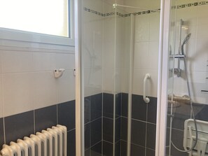 Ducha y secador de pelo