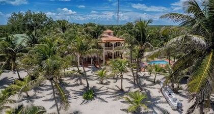 Spacious 4BR Condo w/ Sea Views - Great for Groups