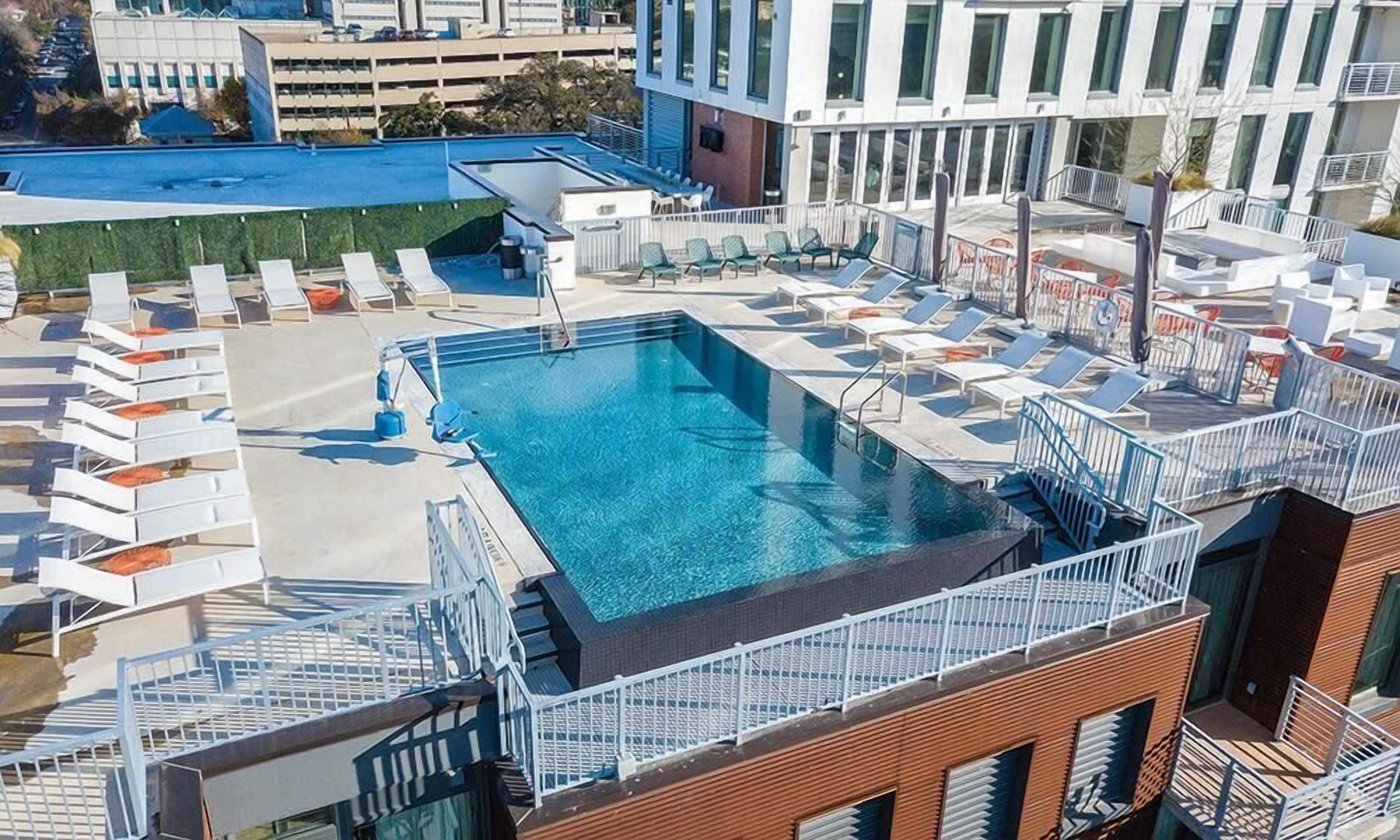 2br Presidential Condo in Downtown Austin!