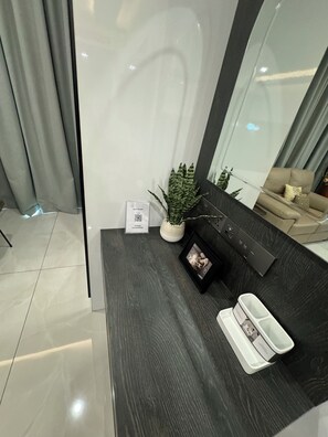 Interior - Luxury Studio Apartment near Airport (Accra)