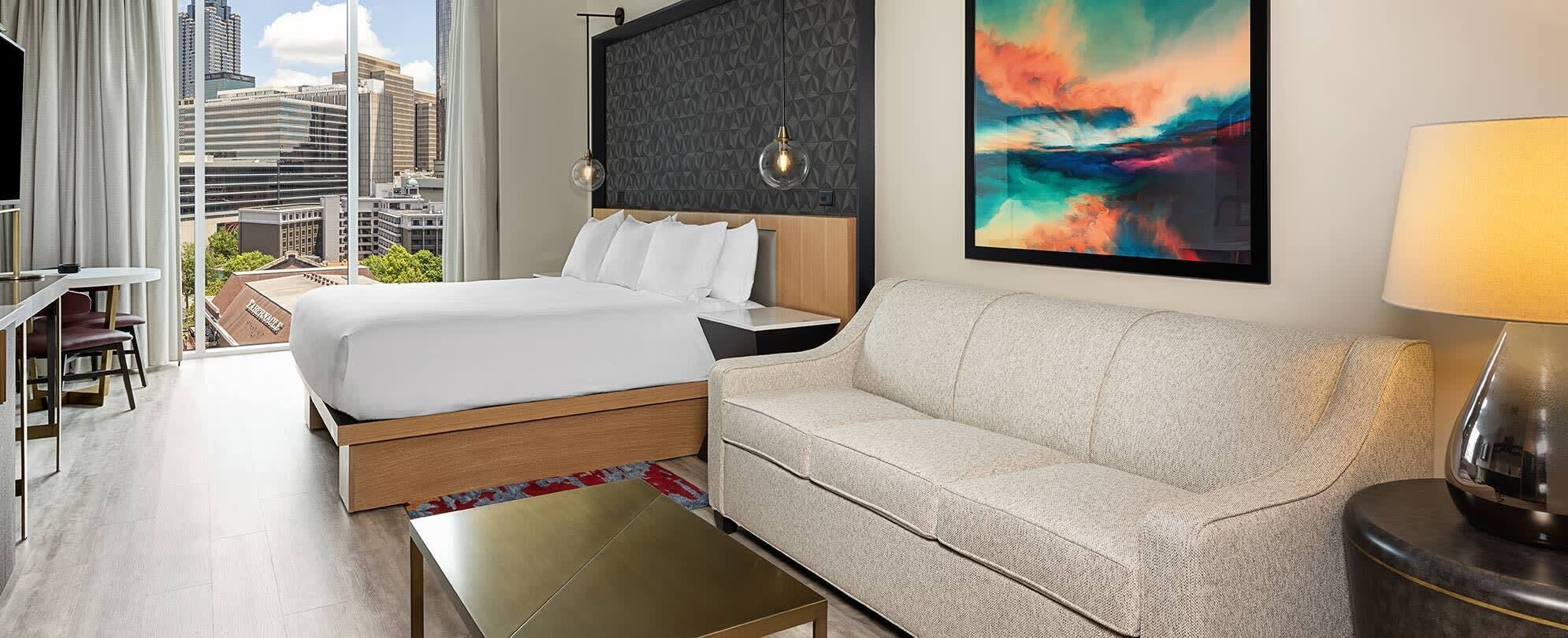 Deluxe Studio Condo Fulfill Your Big City Dreams!