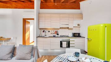 Frigorifero, forno, lavastoviglie, macchina per tè/caffè