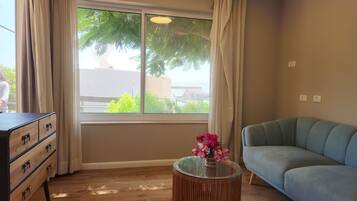 Televisi LCD 32-inci dengan saluran TV digital