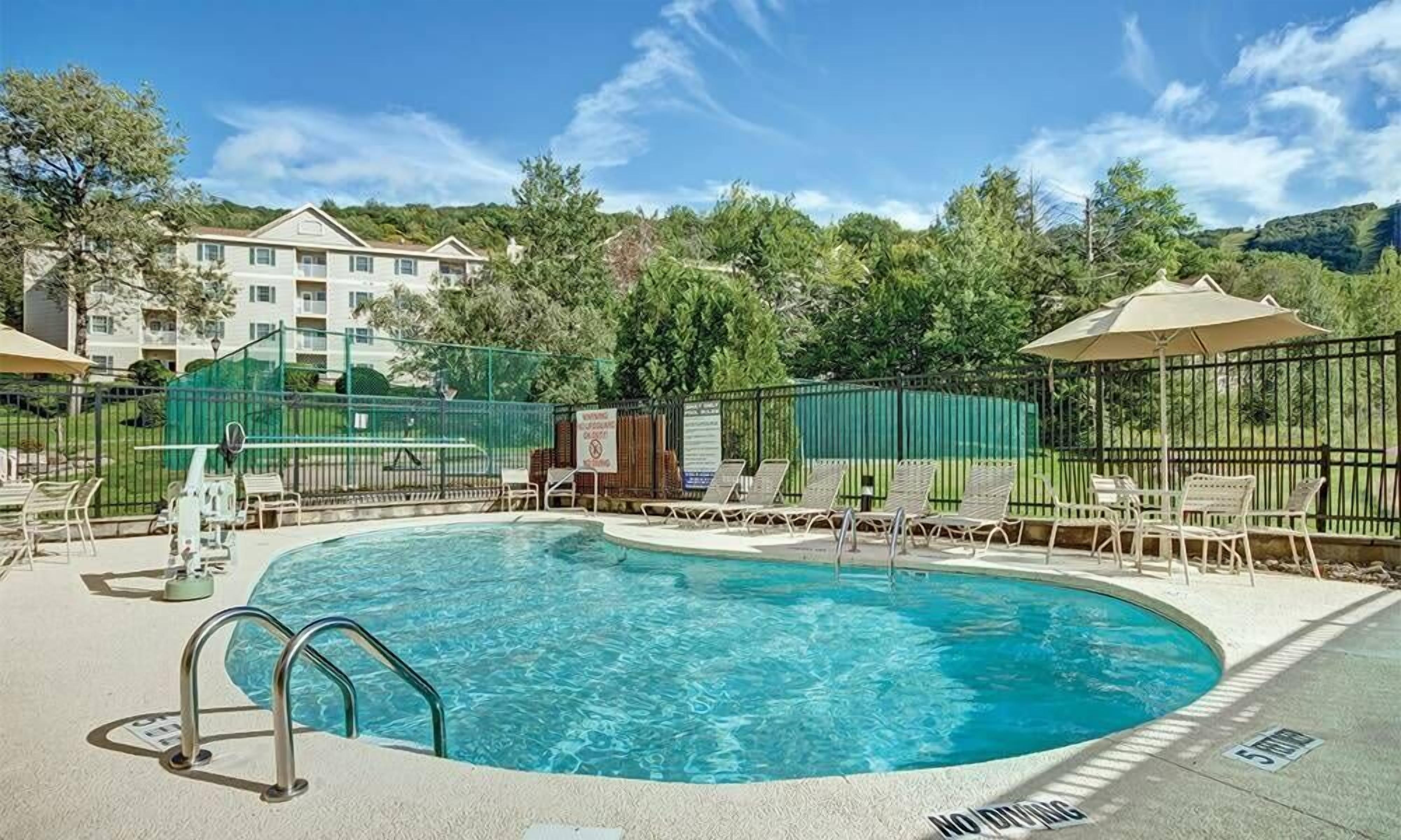 1br Deluxe Condo Jiminy Peak Skiing!