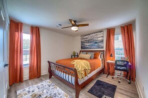 5 bedrooms, iron/ironing board, WiFi, bed sheets