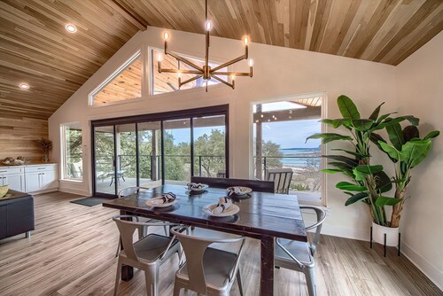 180 degree view of Canyon Lake! Upscale luxury awaits!