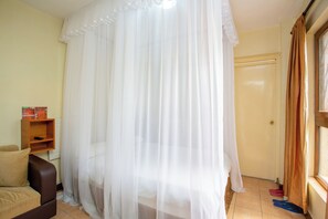 1 bedroom, iron/ironing board, WiFi, bed sheets - Rooftop Pool with City View Studio  (Nairobi)