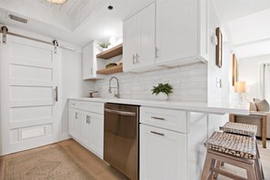 Fridge, microwave, oven, stovetop - Beach Please! Top Floor-Steps to the Beach and Restaurants-Pool & Pickleball! (St. Simons Island)